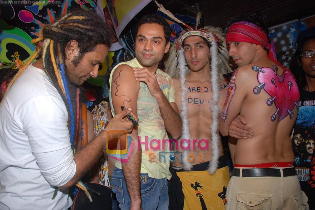 Abhay Deol at Al's Tattoo parlour in Carter Road, Bandra on 7th Jan 2009 