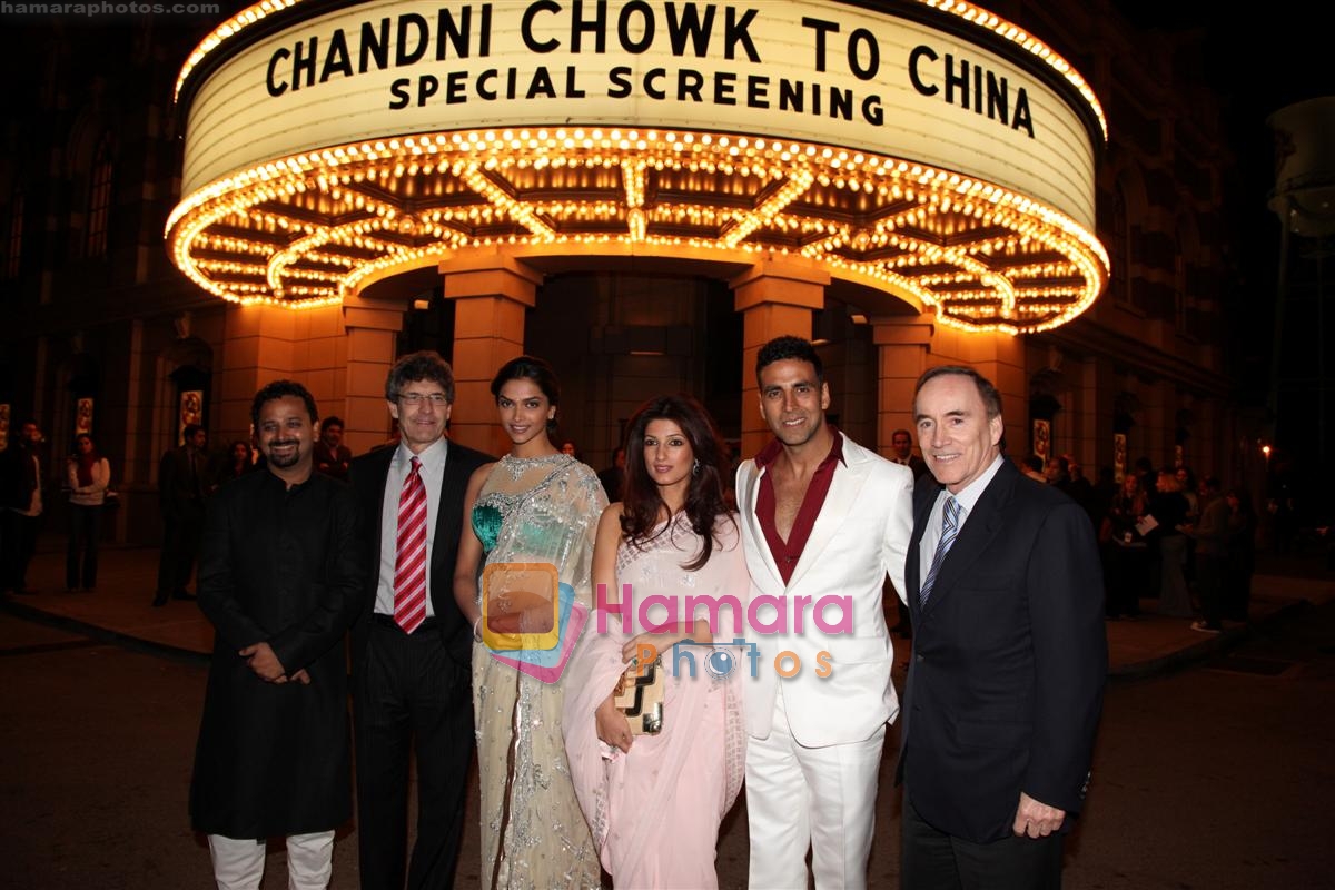 Nikhil Advani, Alan Horn, Deepika, Twinkle, Akshay, Richard at the Premiere of Warner Bros. Chandni Chowk to China in Steven J. Ross Theatre, Burbank, CA United States on 7th Jan 2009 