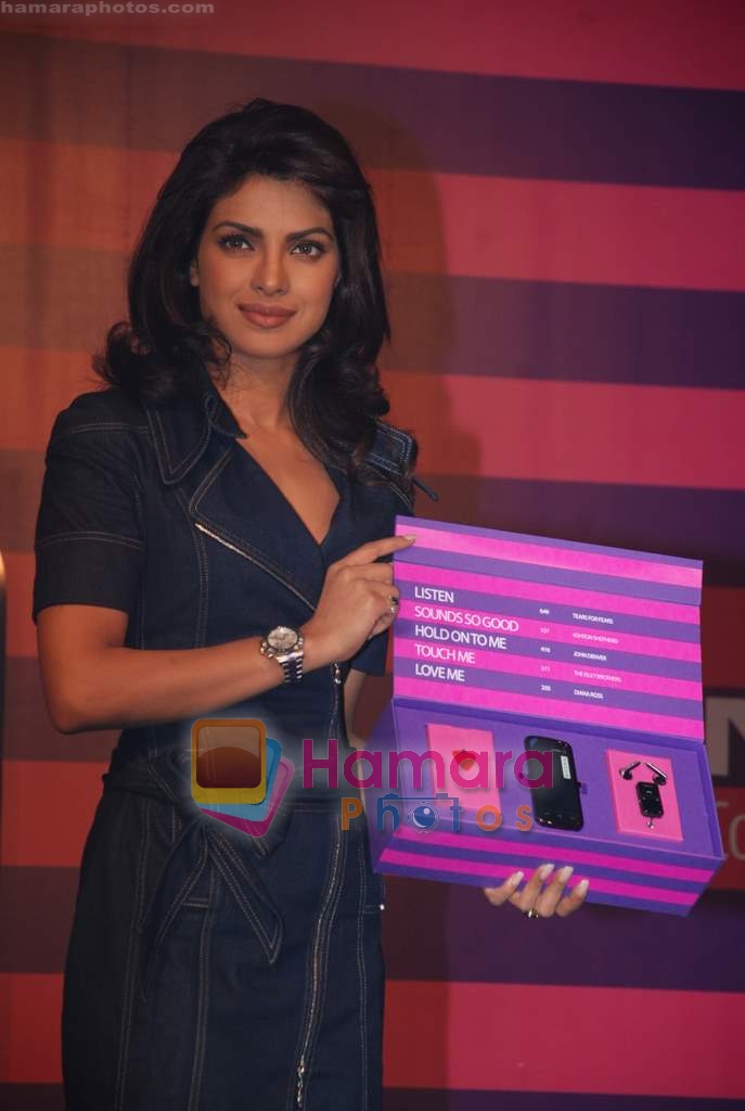 Priyanka Chopra launches Nokia 5800 XpressMusic phone in Taj Land's End on 9th Jan 2009 