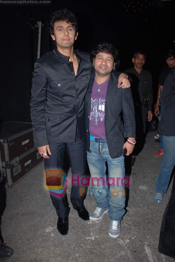 Sonu Nigam, Kailash Kher on the sets of Indian Idol 4 in R K Studios on 10th Jan 2009 