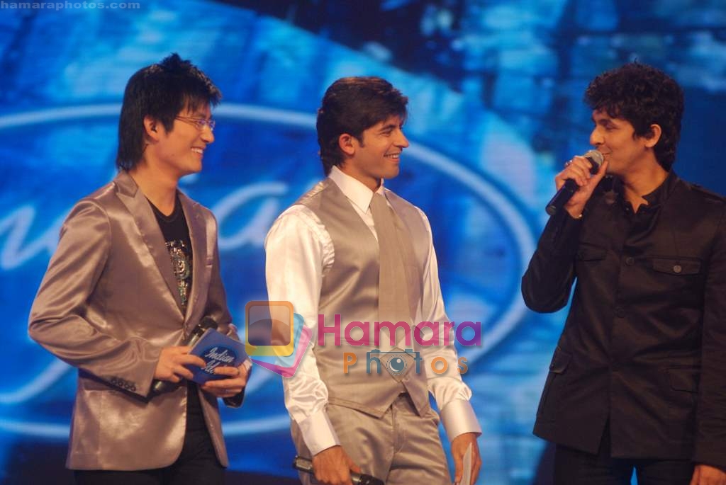 Sonu Nigam, Hussain, Chang on the sets of Indian Idol 4 in R K Studios on 10th Jan 2009 