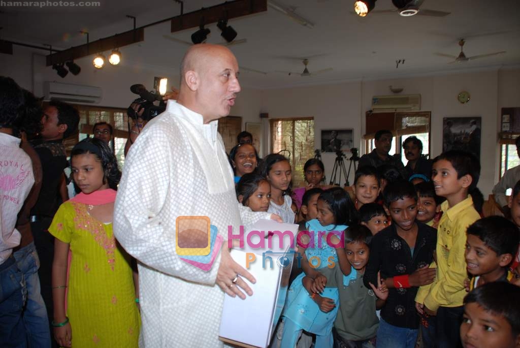 Anupam Kher at School of Life for educating the street children in Mumbai on 11th January 2009 