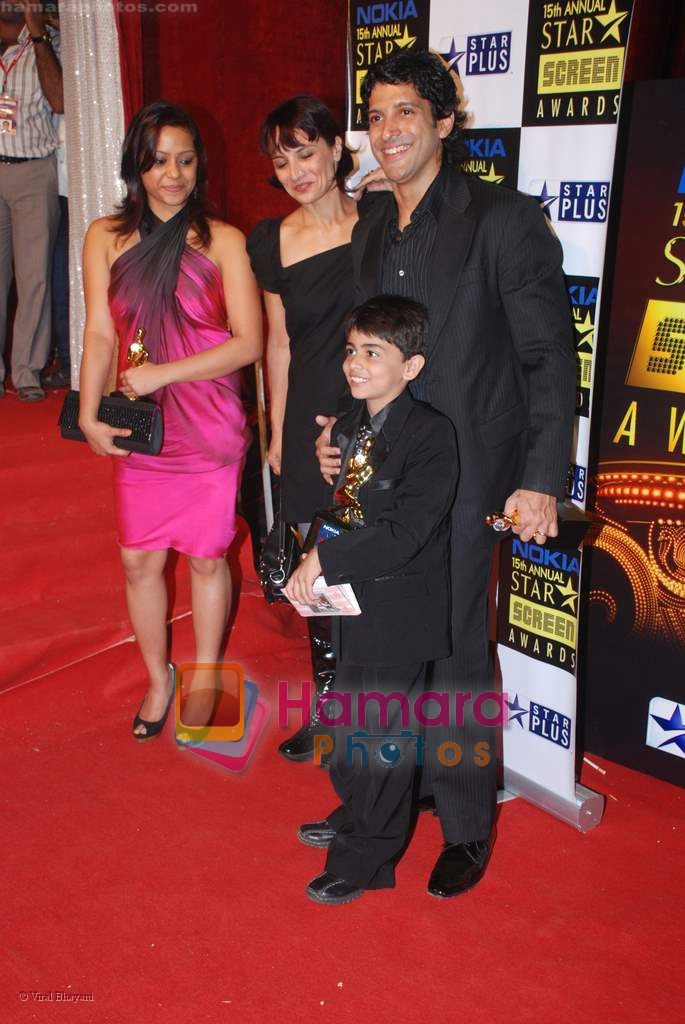 shauna, farhan with adhuna and son at Nokia 15th Annual Star Screen Awards 2008 on 14th Jan 2009 
