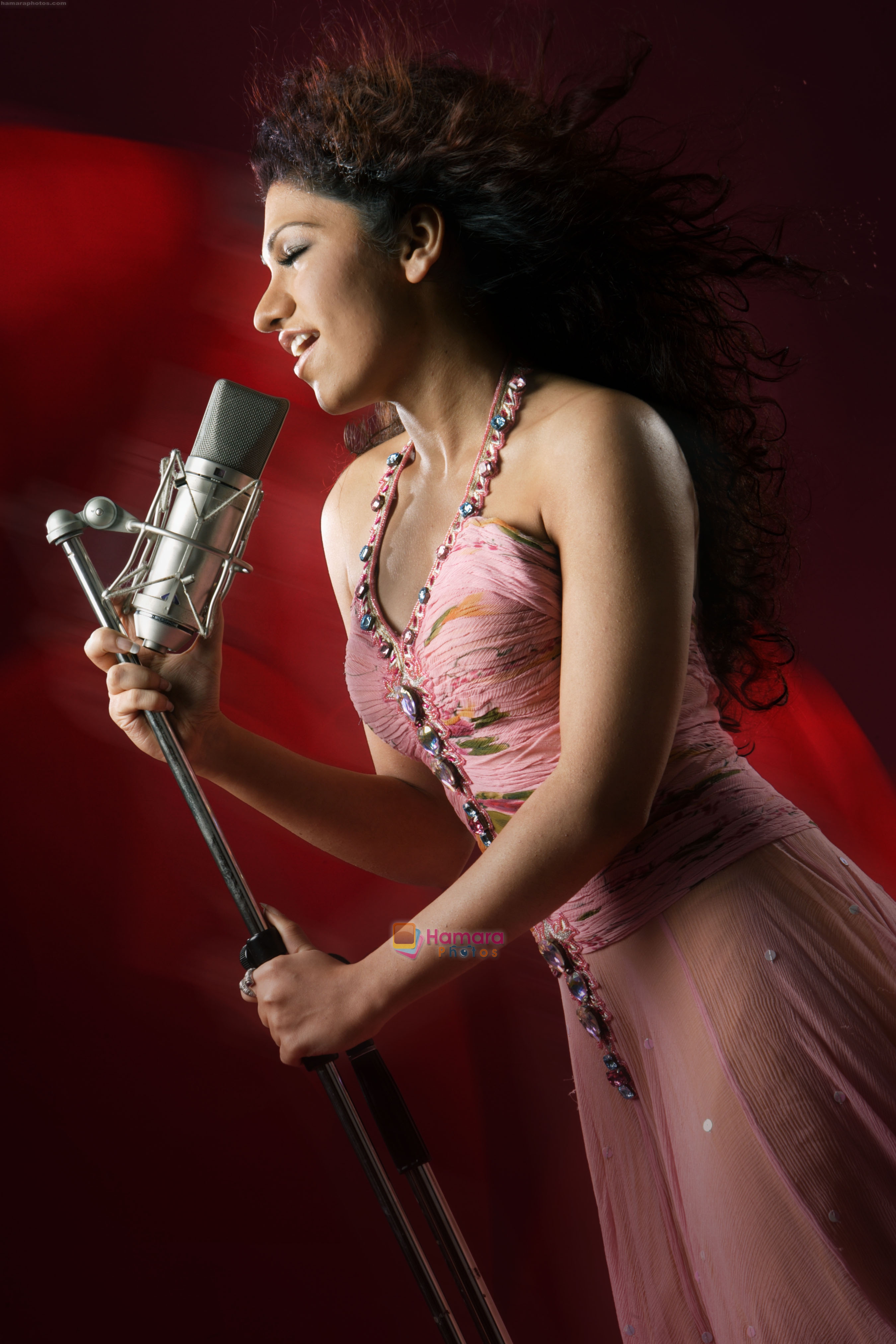 Tulsi Kumar comes out with her maiden solo album on 15th Jan 2009 
