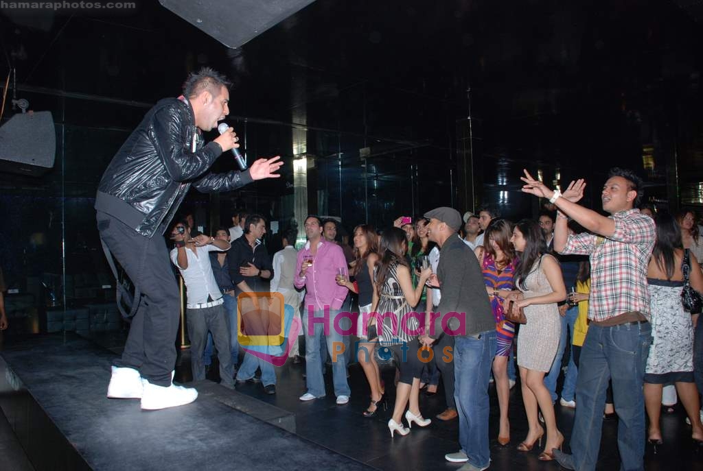at Rishi Rich Project's H Dhami Live in Prive on 16th Jan 2009 