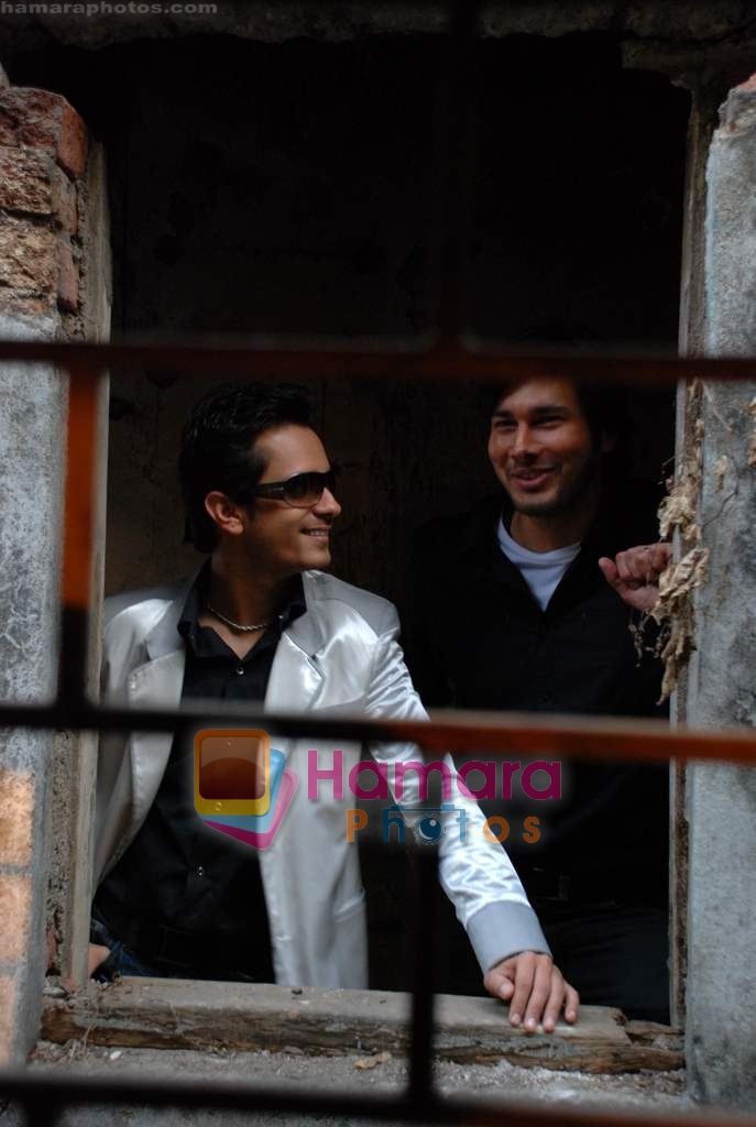 Rajneesh Duggal & Raghav Sachdeva on the sets of film Phhir in Filmistan on 18th Jan 2009 
