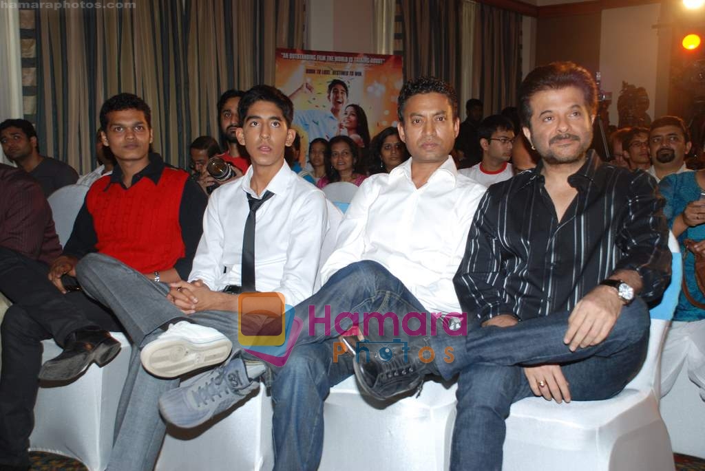 Dev Patel, Irrfan Khan, Anil Kapoor at Slumdog Millionaire press meet on 20th Jan 2009  
