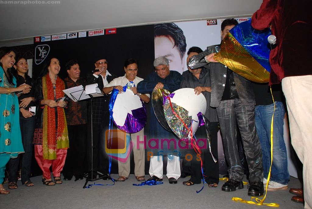Ila Arun, Lalit, Sunidhi, Bali Brahmabhatt, Jagjit Singh, Javed Akhtar, Harman Baweja, Sameer, Kumar Sanu at Kumar Sanu's Fusion album launch in D Ultimate Club on 21st Jan 2009 
