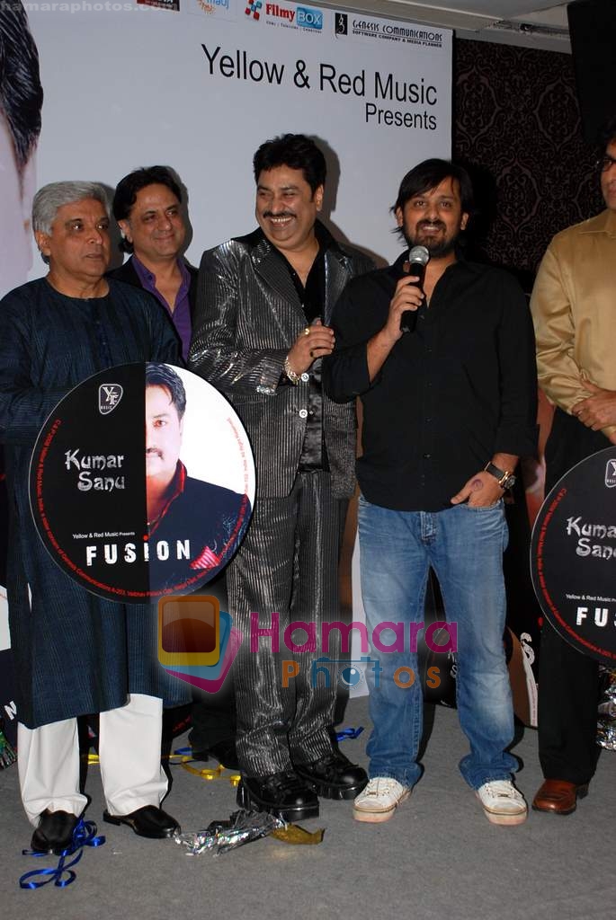 Kumar Sanu, Harry Baweja, Javed Akhtar at Kumar Sanu's Fusion album launch in D Ultimate Club on 21st Jan 2009 