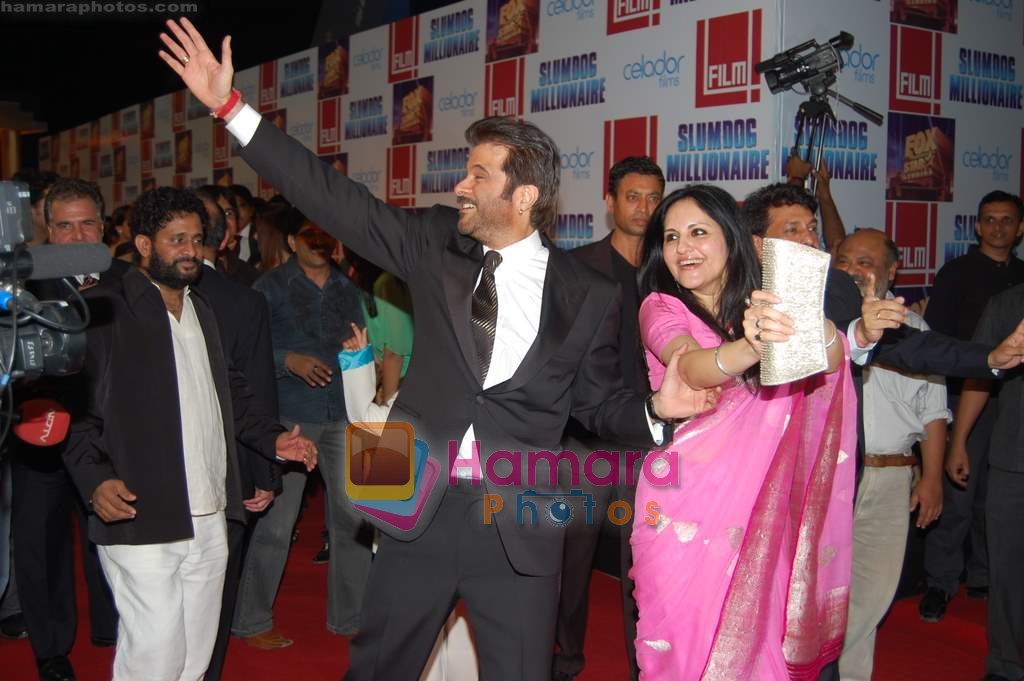 Anil Kapoor, Loveleen Tandan at Slumdog Millionaire premiere on 22nd Jan 2009  