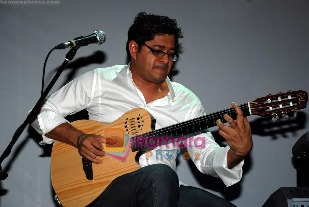 Dhruv Ghanekar at his album launch in Blue Frog on 23rd Jan 2009 