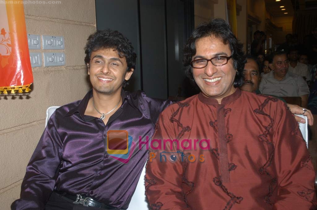 Sonu Nigam, Talat Aziz at Agam Nigam Kumar's Woh Bewafa album launch in Country Club on 27th Jan 2009 