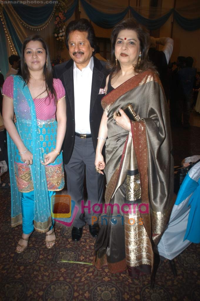 Pankaj Udhas with wife at Pandit Jasraj's 80th bday in The Club on 28th Jan 2009 