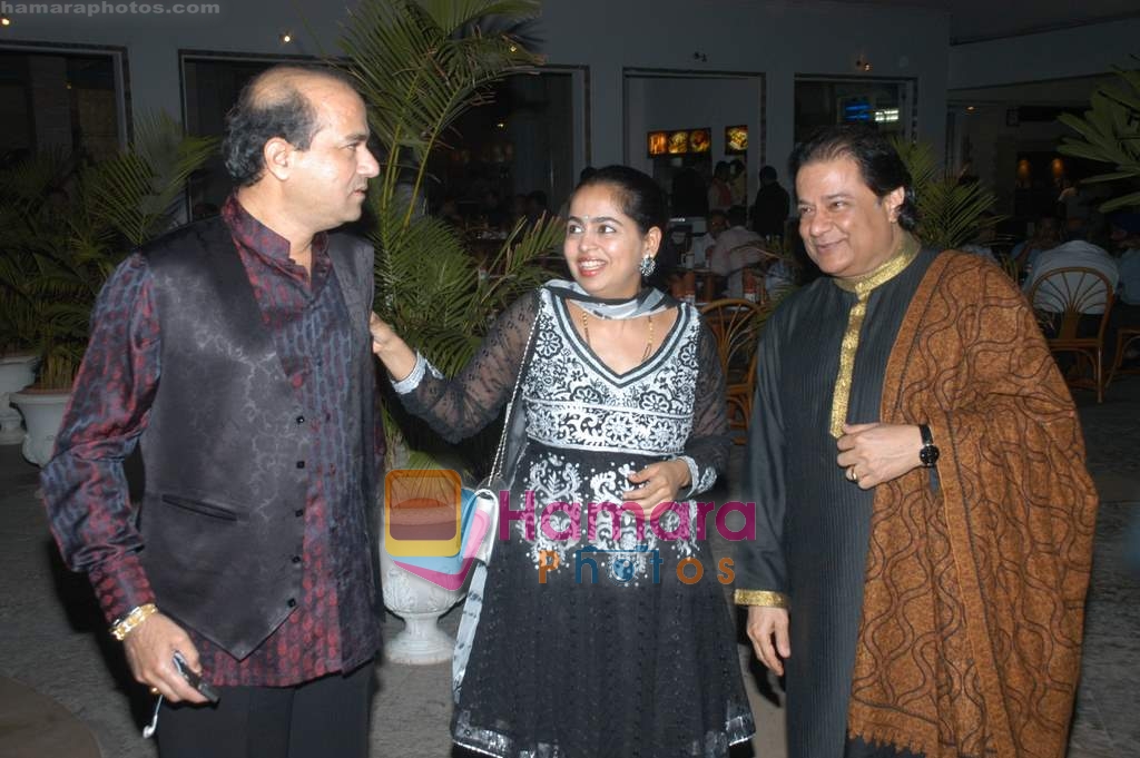 Suresh Wadkar, Anup Jalota at the Launch of Anup Jalota's new album Ishq Mein Aksar in Sun N Sand on 28th Jan 2009 