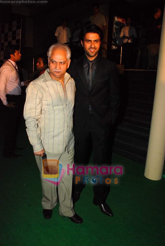 Ramesh Sippy, Harman Baweja at Victory premiere on 29th Jan 2009 
