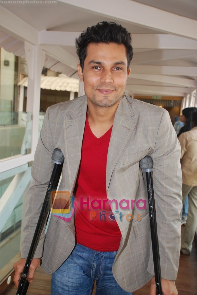 Randeep Hooda at the discussion of the film Mere Khwabon Mein Jo Aaye in BJN banquets, Andheri, Mumbai on 30th Jan 2009 