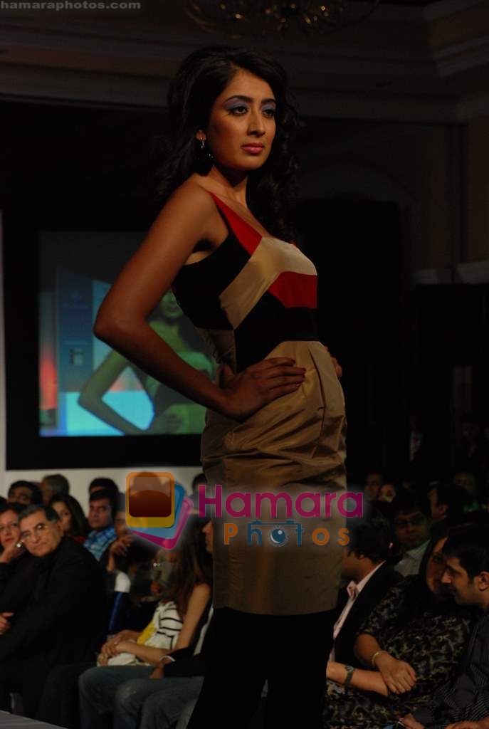 at Mercedes Benz Trophy with Gayatri Khanna fashion show in ITC Grand Central on 1st Feb 2009 