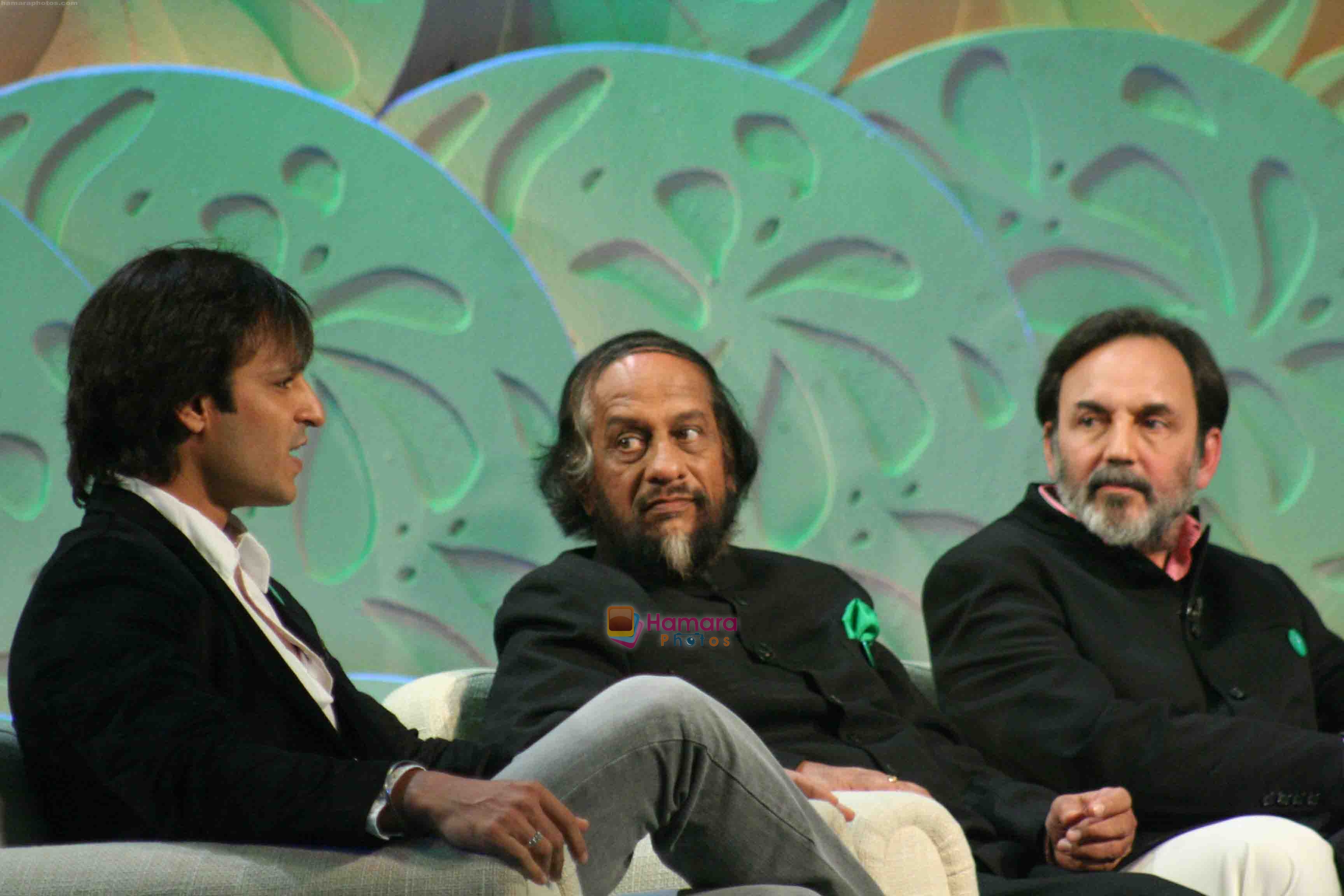 Actor Vivek Oberoi with Dr. RK Pachauri and Dr. Prannoy Roy at NDTV Toyota's Greenathon on 8th Feb 2009-1