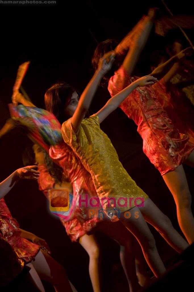 Shiamak's troupe at Kalaghoda Festival in Asiatic Library on 7th Feb 2009 