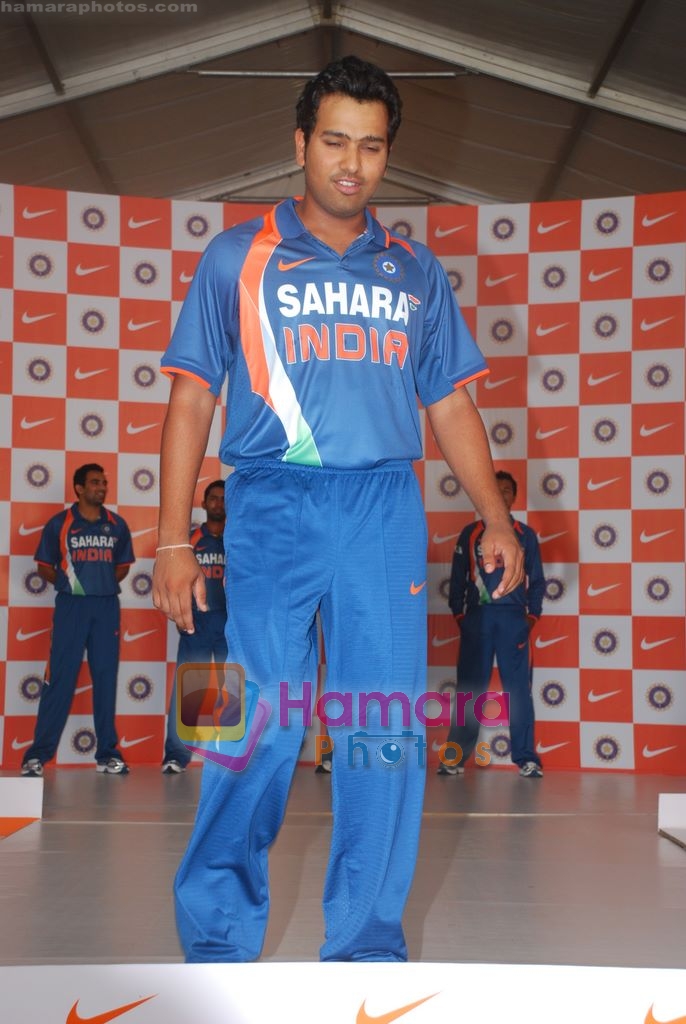 at the unveiling of Team India's new jersey by Nike in Taj Lands End, Bandra on 18th Feb 2009 