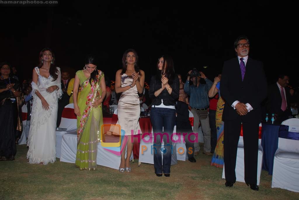 Shilpa Shetty, Kareena Kapoor, Priyanka Chopra, Preity Zinta, Amitabh Bachchan at the FICCI Frames 2009 on 17th Feb 2009 