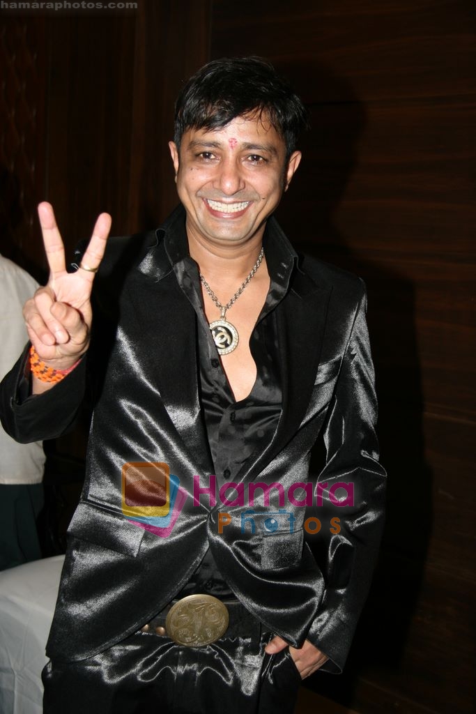 Sukhwinder Singh celebrates the Oscars in Sun n Sand, juhu, Mumbai on 23rd Feb 2009 