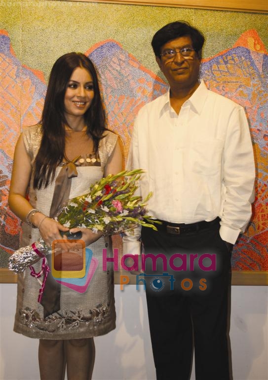 Mahima Chaudhry inaugurated the art exhibition of artist Padmanabh Bendre in The Museum Art Gallery, Kala Ghoda, Fort, Mumbai on 23rd Feb 2009 