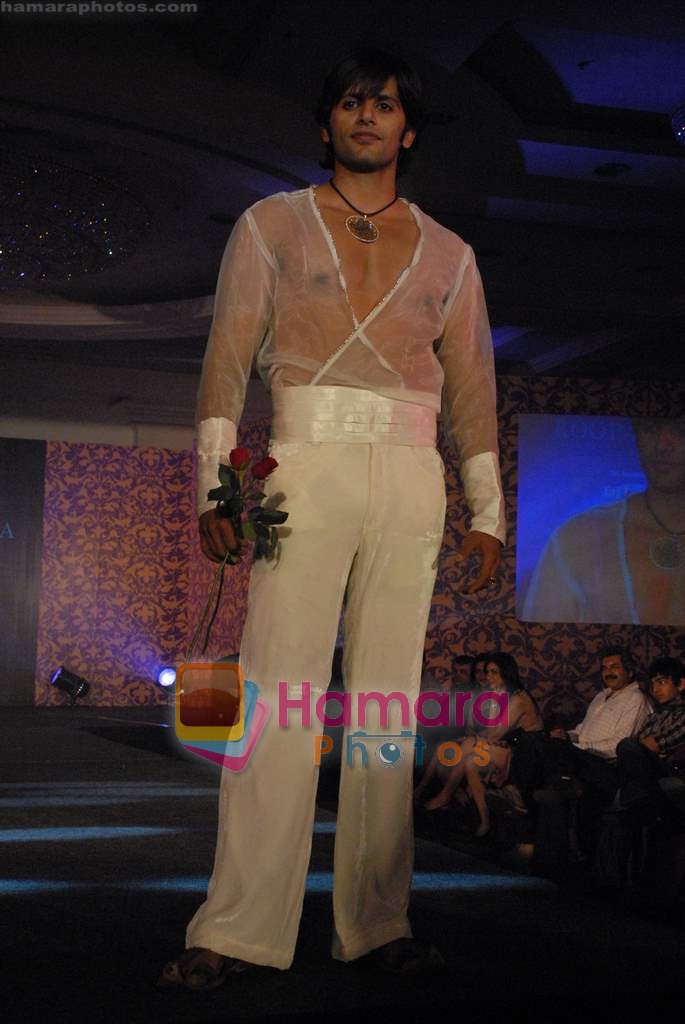 Manoj Bohra at Roopa Vohra charity fashion show in Taj Land's End on 1st March 2009 