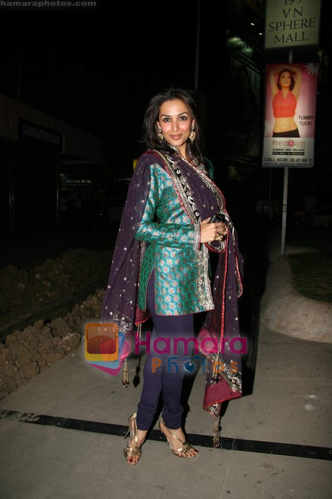Malaika Aroa Khan at Amrita Arora and Shakeel's sangeet party in Bandra on 1st March 2009