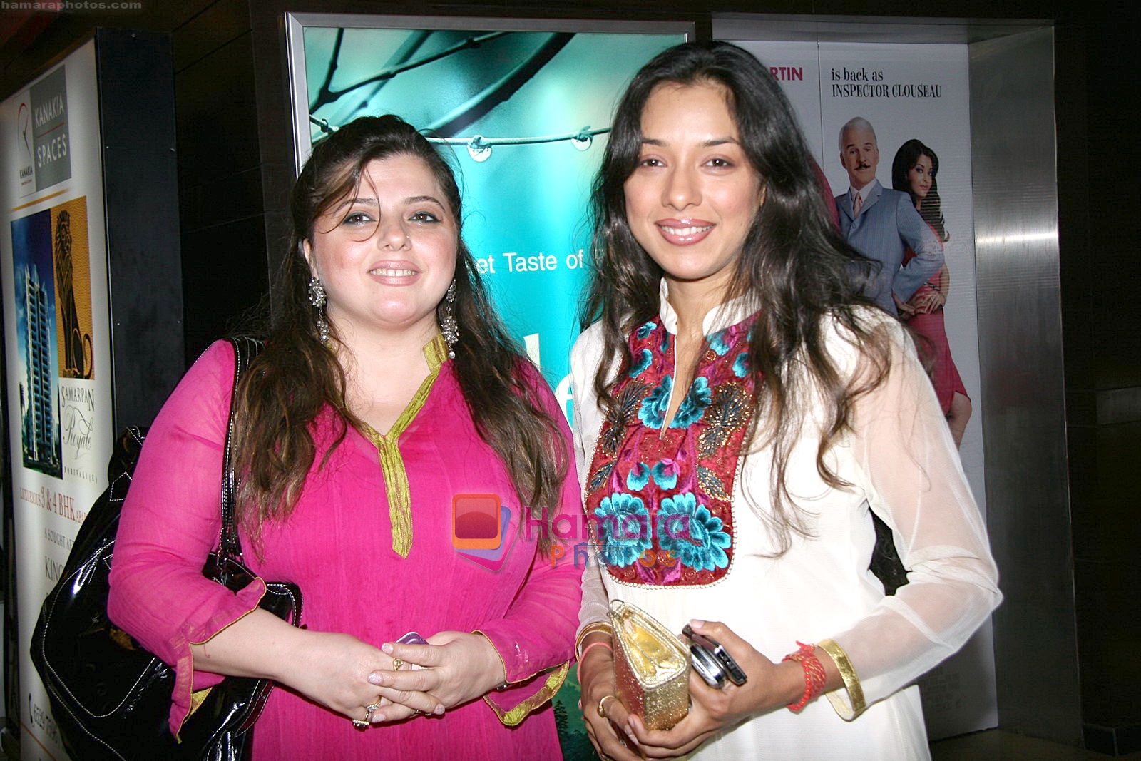 Rupali Ganguly, Delnaz Paul at the Premiere of film Kisse Pyaar Karoon in Cinemax on 27th Feb 2009 