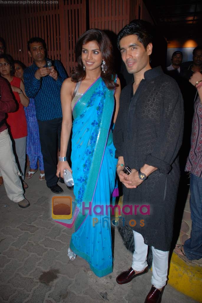 Priyanka Chopra, Manish Malhotra at Amrita Arora's wedding bash at Aurus on 4th Feb 2009 