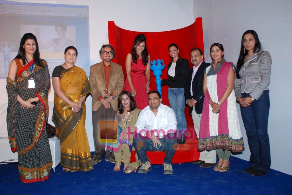 Sonali Kulkarni, Smriti Irani, Sunita Menon Manasi Scott at the Launch of Shakti Torch in Turf Club, Mumbai on 7th Feb 2009 