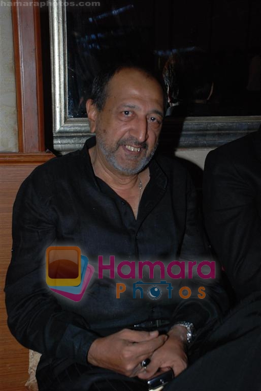 Tinu Anand at Anand Raj Anand's wedding anniversary bash on 8th March 2009(Large)