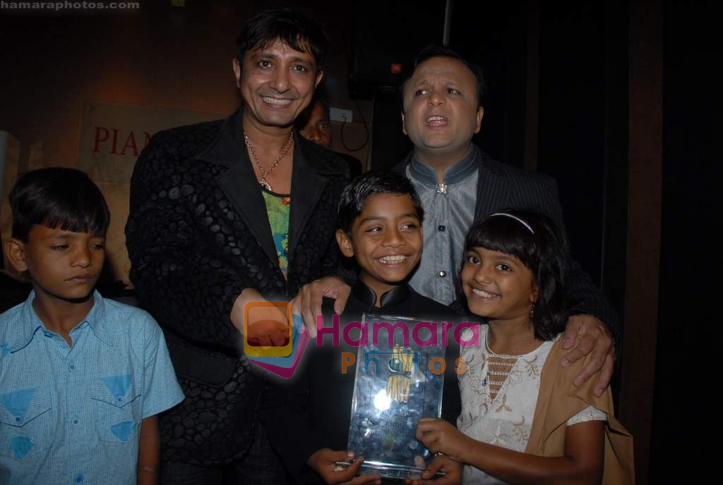 Sukhwinder Singh at Asif Bhamla's bash in China House on 13th March 2009 