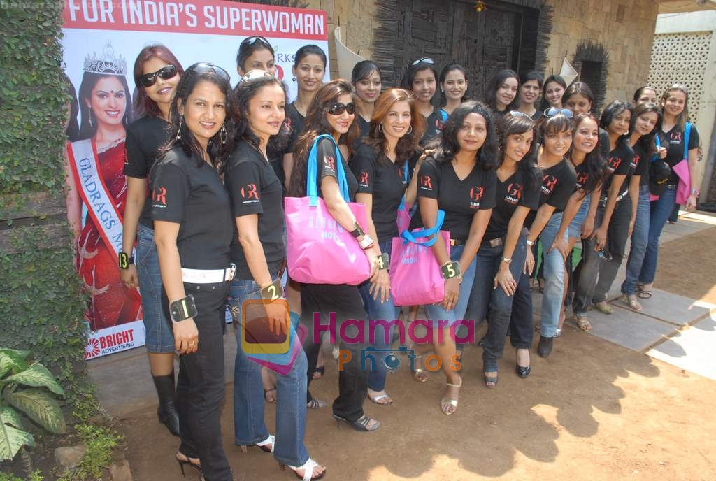 at Gladrags Mrs India contestants at Race Course, Mahalaxmi on 13th March 2009 