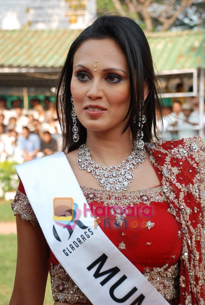 Mrs.Sophia Handa at CN Wadia Cup on 15th March 2009 