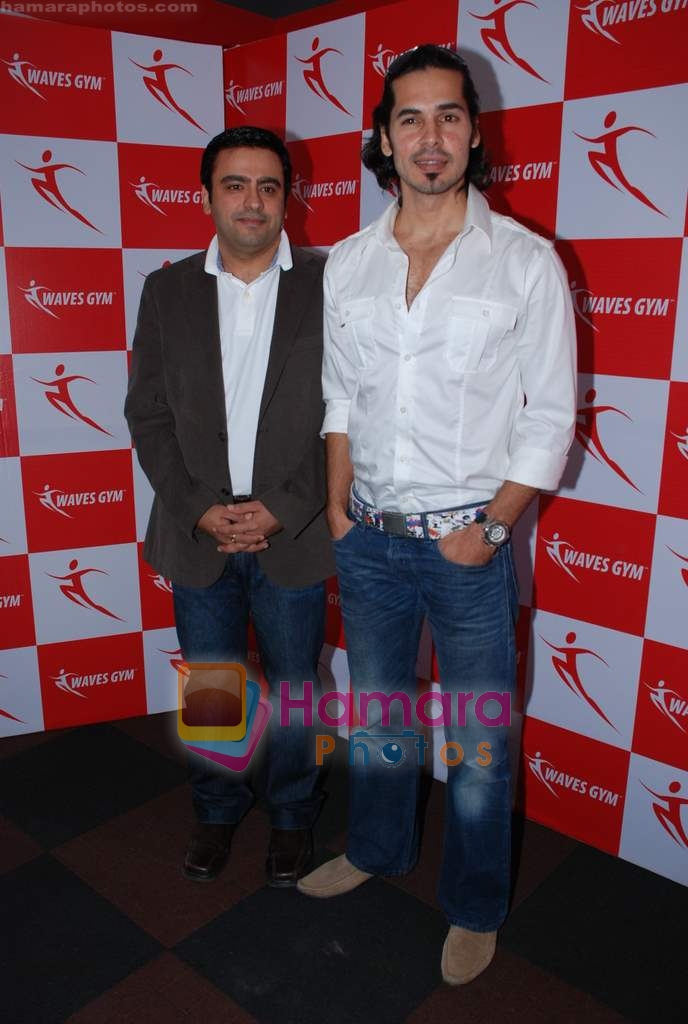 Dino Morea at the launch of Waves Gym in Andheri on 18th March 2009 