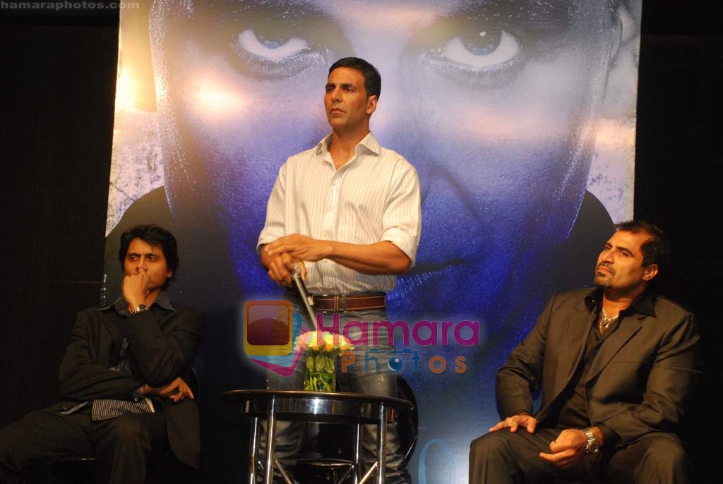 Akshay Kumar, Nagesh Kukunoor at 8 by 10 Tasveer film press meet in J W Marriott on 20th March 2009 