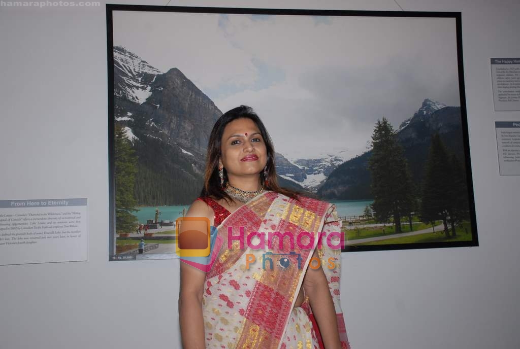Ananya Banerjee at Dr. Batra's Art Exhibition in Mumbai on 19th March 2009 