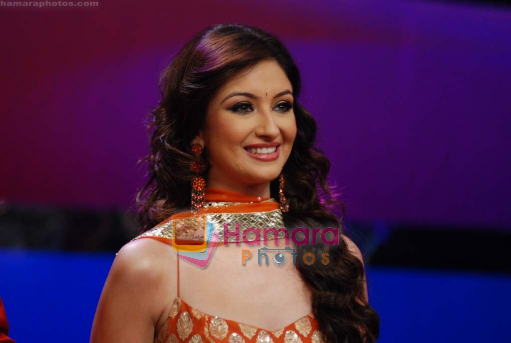Saumya Tandon on the sets of Dance India Dance in Famous Studios on 23rd March 2009 