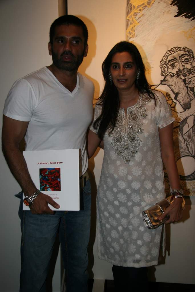 Sunil Shetty, Mana Shetty at Shobojit Kaushal art event organised by CPAA in Worli on 23rd March 2009 