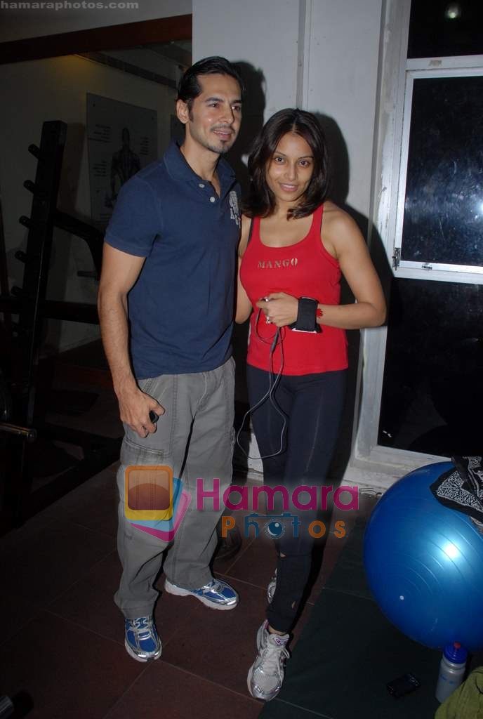 Bipasha Basu, Dino Morea at Gold Gym event in Bandra on 23rd March 2009 