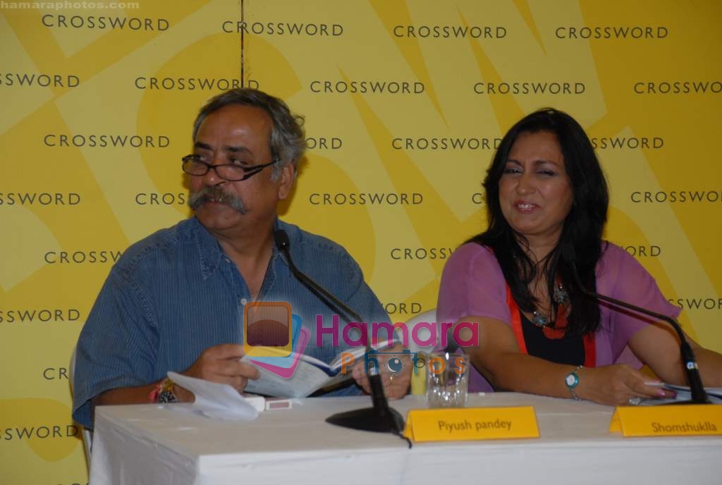Shomsukla at the launch of Seconds Before Sunrise poetry book in Crossword Book Launch on 26th March 2009 