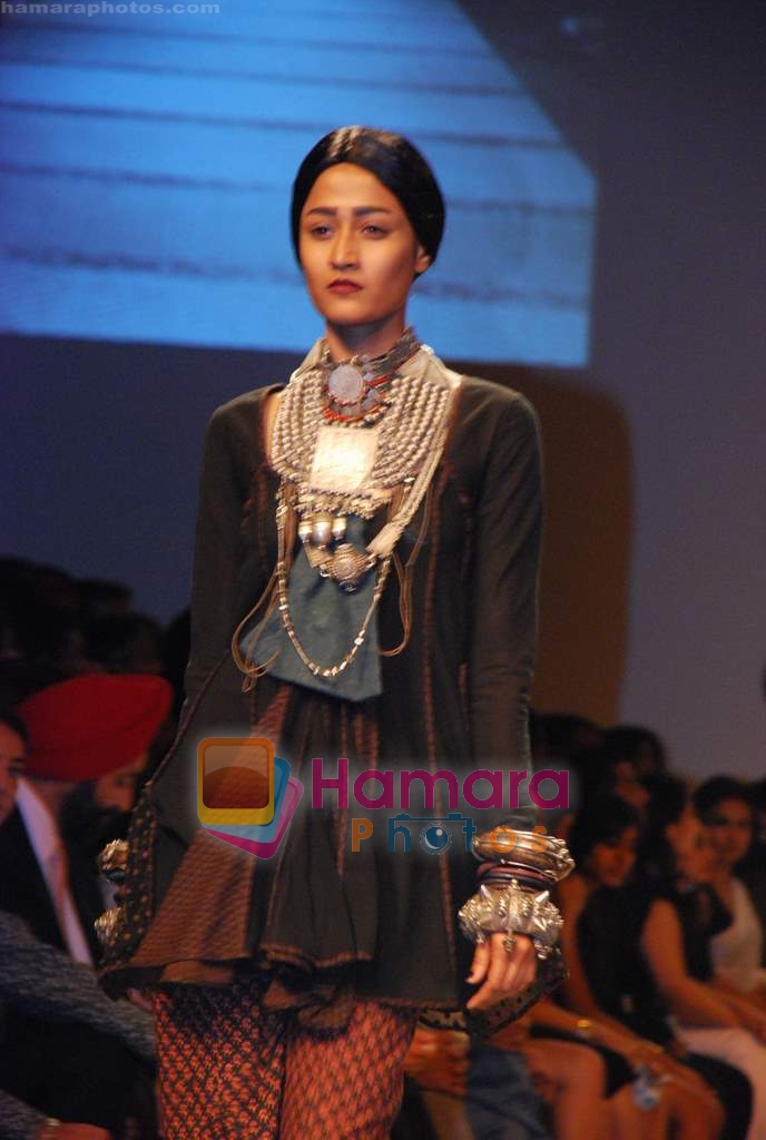 Model walk the ramp for Sabyasachi Show at LIFW on 27th March 2009 