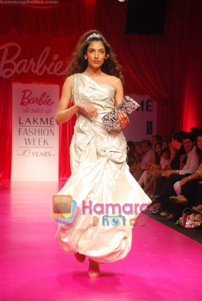 Model walk the ramp for Barbie doll Show at LIFW on 27th March 2009 