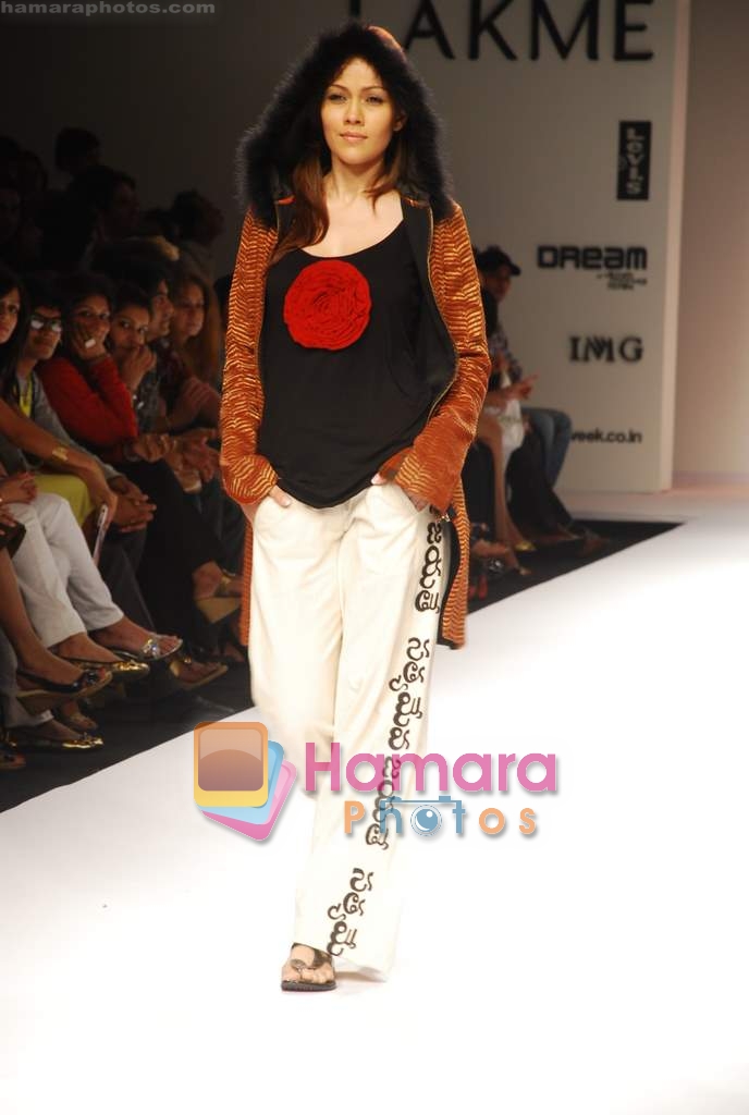 Model walk the ramp for Asmita Marwa Show at LIFW on 27th March 2009 ~0