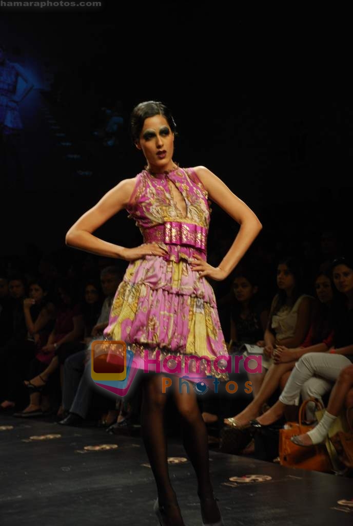 Model walk the ramp for Pria Kataria Show at Lakme Fashion Week Fall-Winter 2009 day 3 on 29th March 2009 