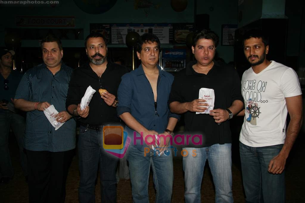 Ramesh, Bunty Walia, Sajid, Sajid Khan, Ritesh at the Special Screening of film Aa Dekhen Zara in Gety Galaxy, Bandra on 28th March 2009 