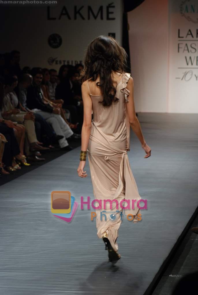 Model walk the ramp for Nandita Mahtani Show at Lakme Fashion Week Fall-Winter 2009 day 3 on 29th March 2009 