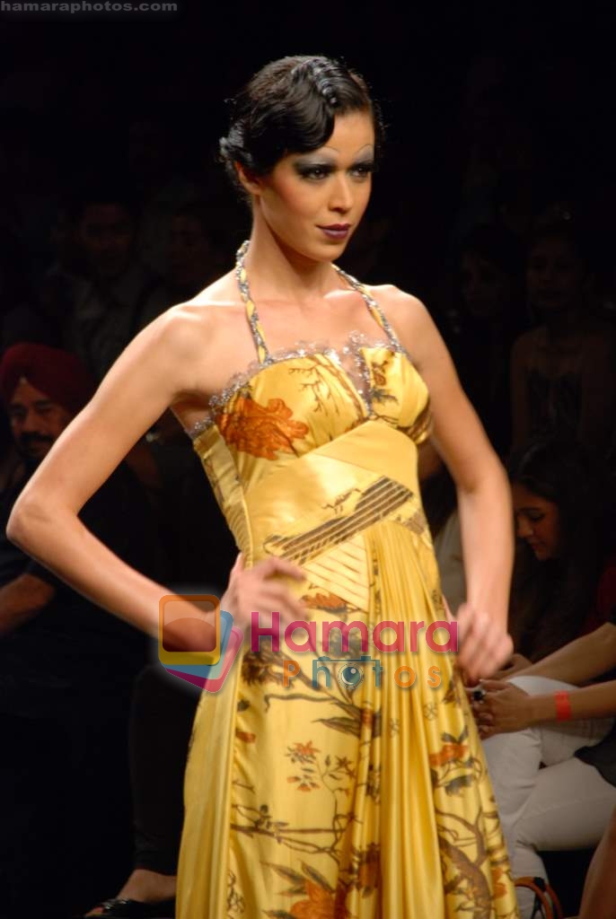 Model walk the ramp for Pria Kataria Show at Lakme Fashion Week Fall-Winter 2009 day 3 on 29th March 2009 